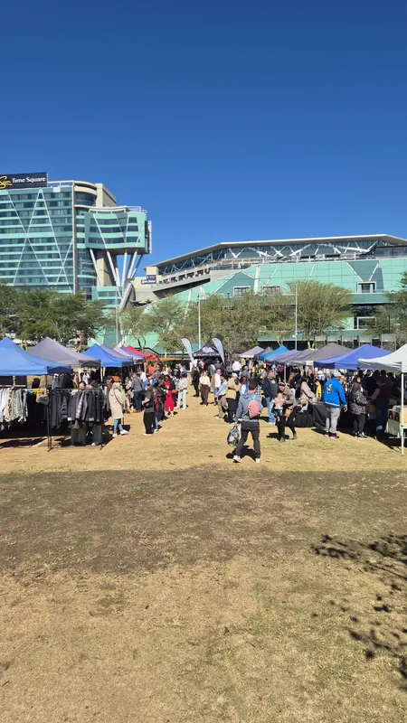 012 Vintage Fair stalls and visitors at Menlyn Maine
